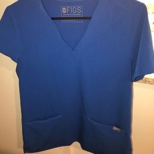 Small figs top and bottom. Royal blue